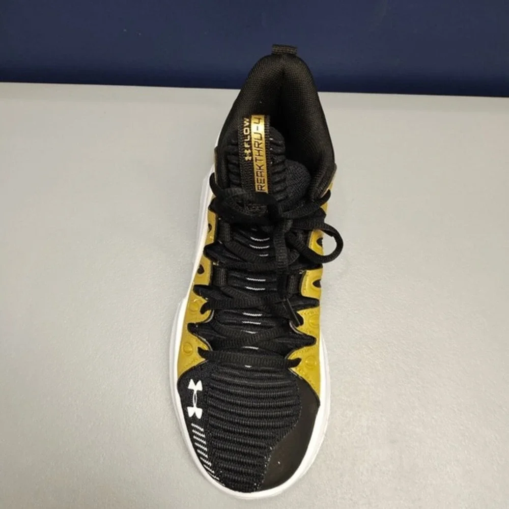 Under Armour Flow Breakthru 4 Basketball Shoes 6.5 Womens Black Gold 3026641-001